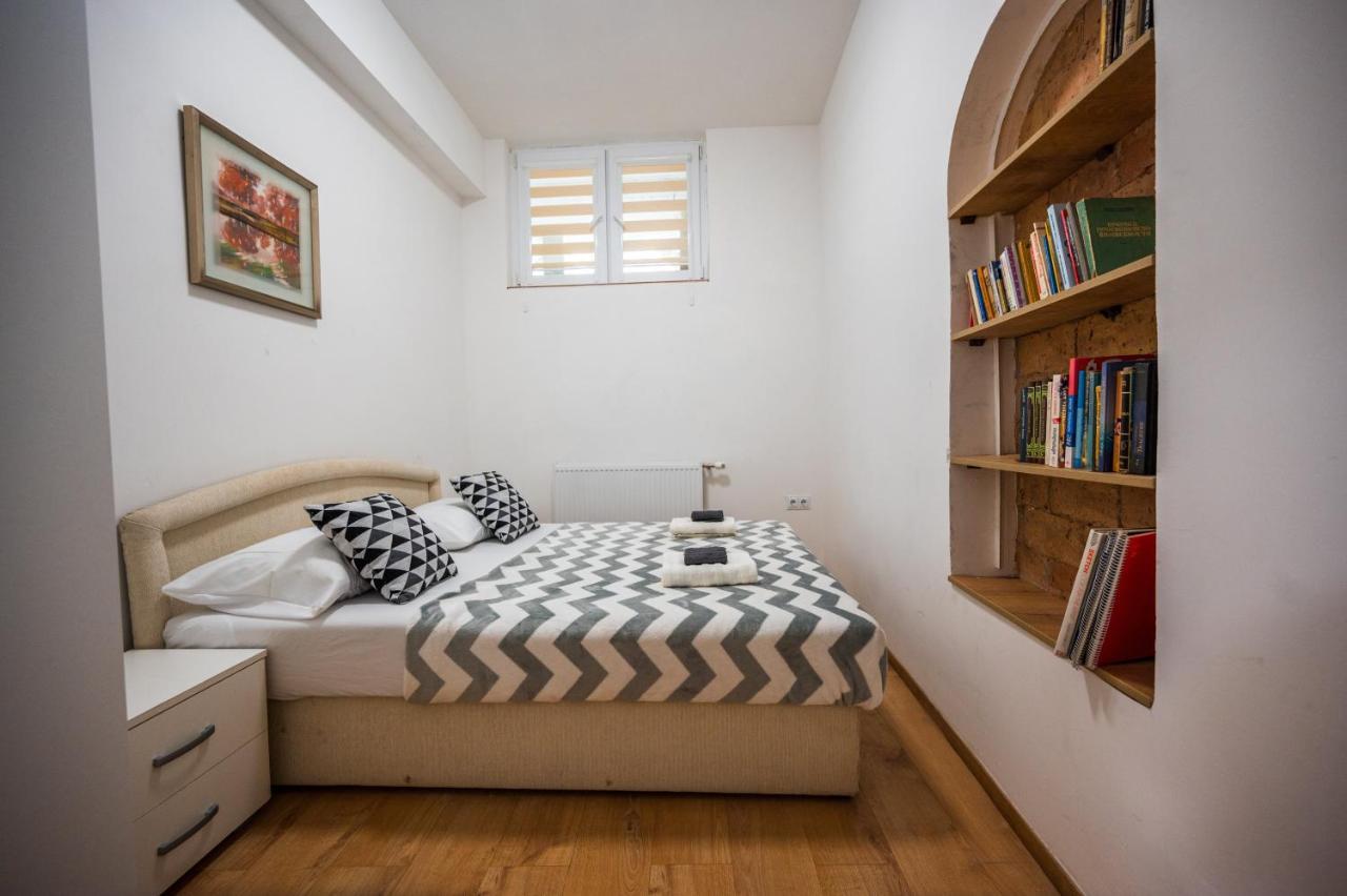 Spacious And Bright 2Bdr Apartment In The Old Town Saraievo Exterior foto
